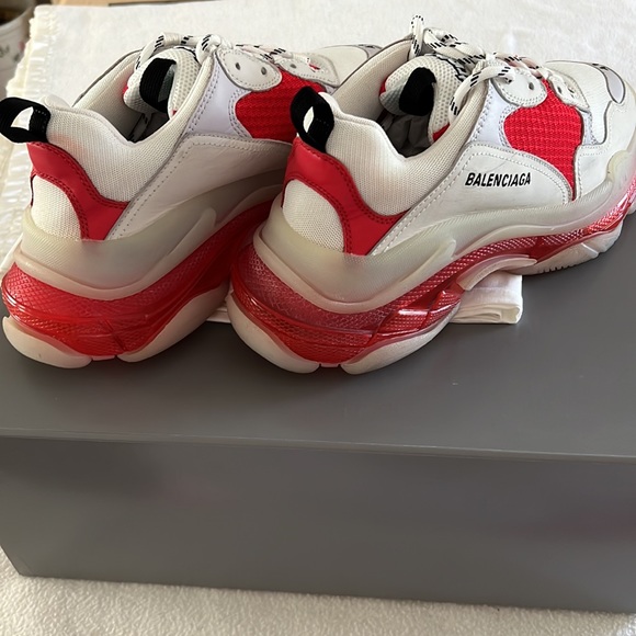 Balenciaga Triple S - Picture 3 of 7